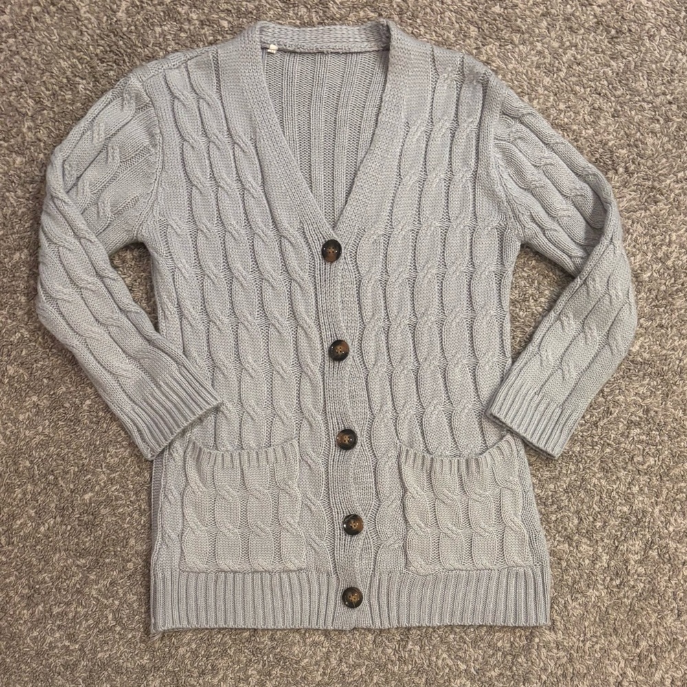 Cozy Gray Cable Knit V-neck Cardigan Sweater With Pockets, Junior’s Medium - Picture 1 of 7